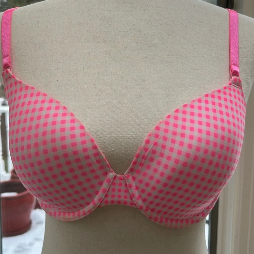 Victoria’s Secret 34D EUC Underwire Bra - Picture 2 of 10